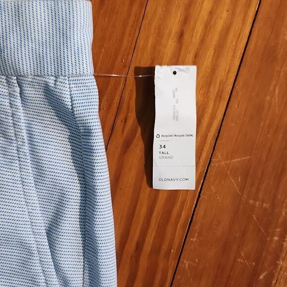 Old navy men's 34 tall shorts minor imperfection nwt - Picture 3 of 5